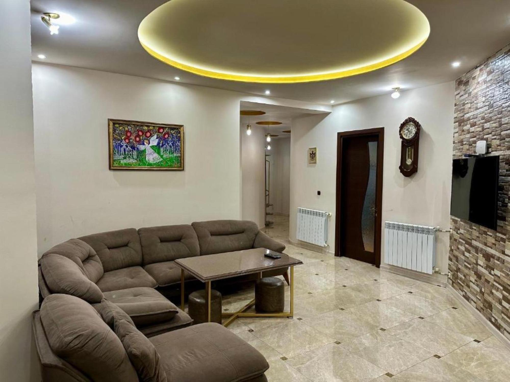 Grand Home Батуми Стая снимка