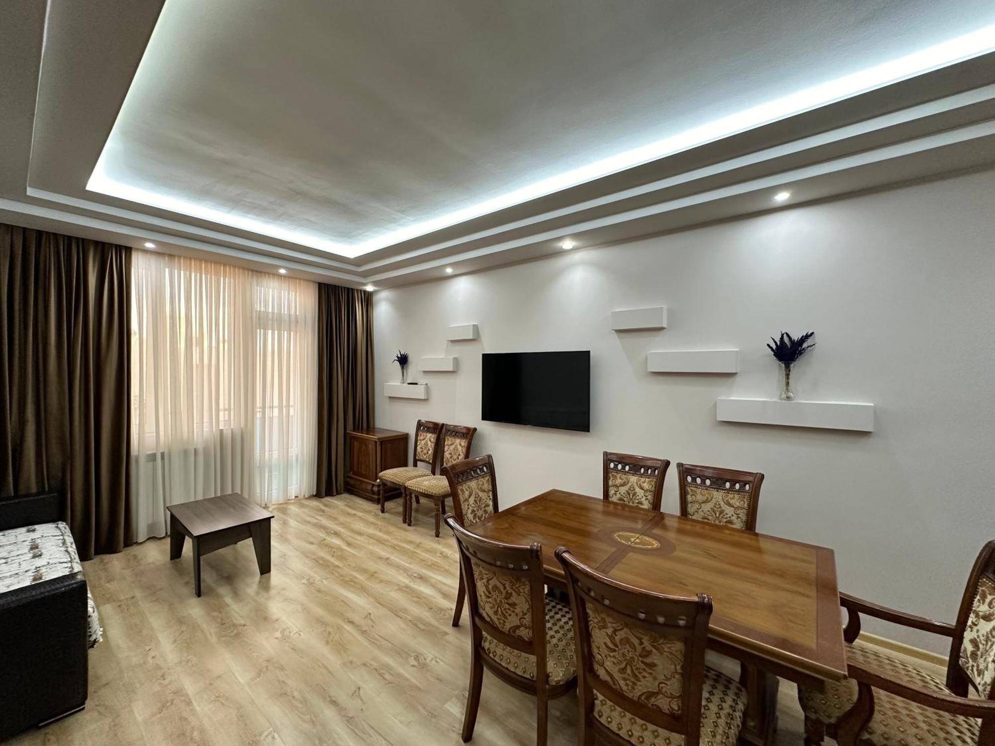 Grand Home Батуми Стая снимка